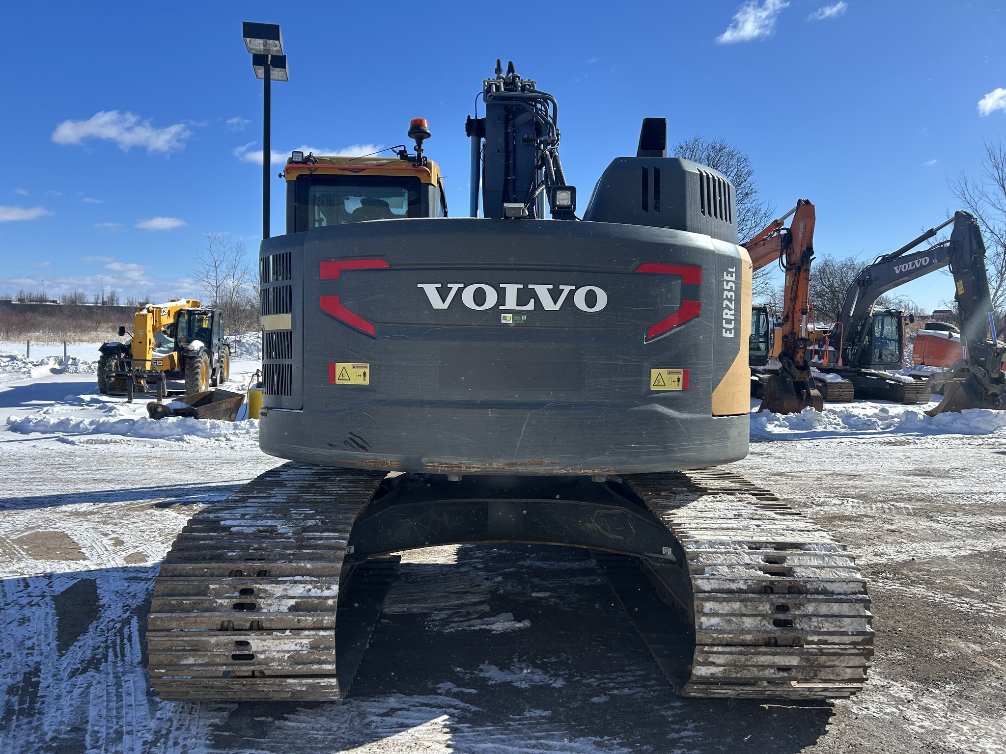 2017 Volvo EC235EL Image 10