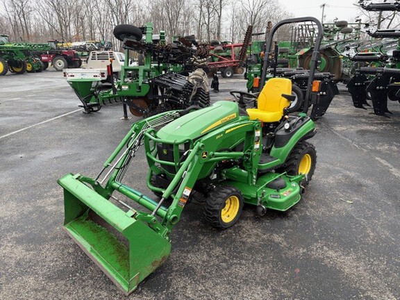 2017 John-Deere 1025R
