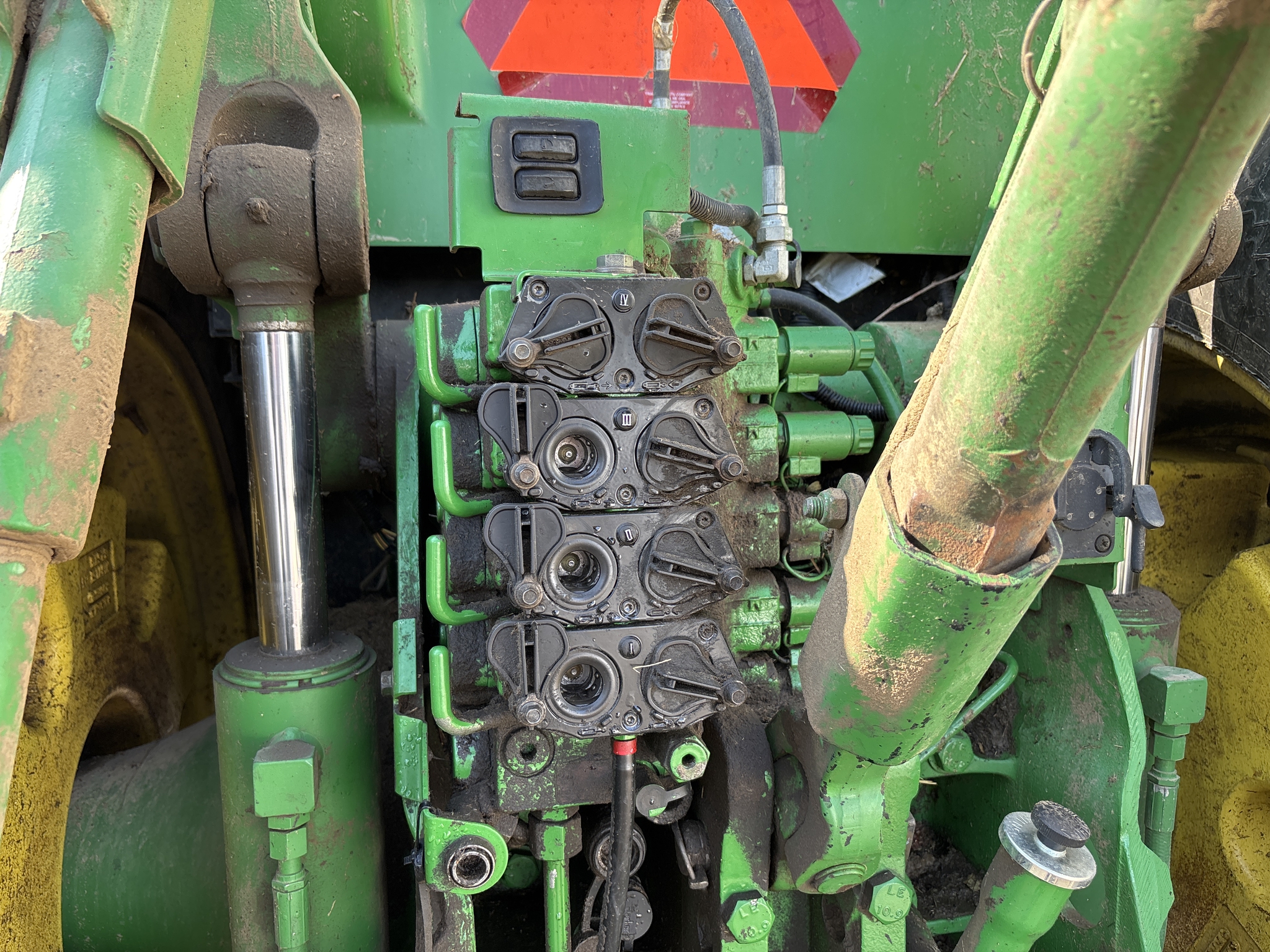 Used 2005 John Deere 8420 Row Crop Tractors at Koenig Equipment in Anna, OH - PhotoXL12