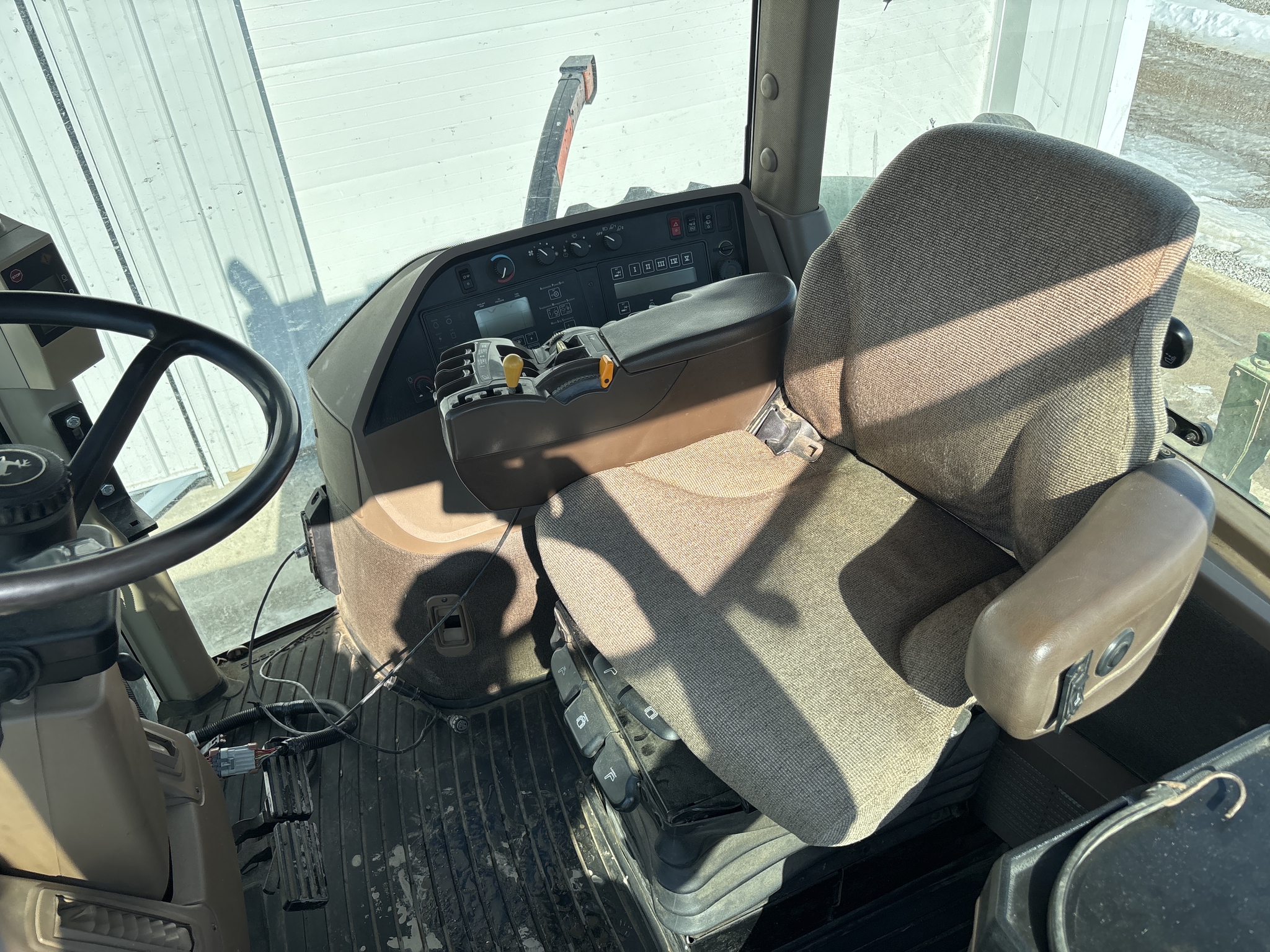 Used 2005 John Deere 8420 Row Crop Tractors at Koenig Equipment in Anna, OH - PhotoXL49