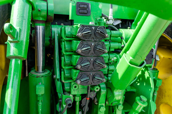 Used 2005 John Deere 8420 Row Crop Tractors at Koenig Equipment in Anna, OH - Photo18