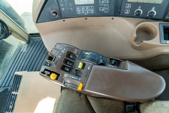 Used 2005 John Deere 8420 Row Crop Tractors at Koenig Equipment in Anna, OH - Photo29