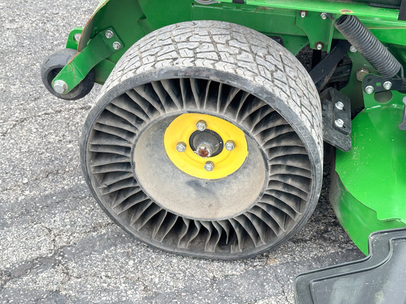 2023 John-Deere 661R