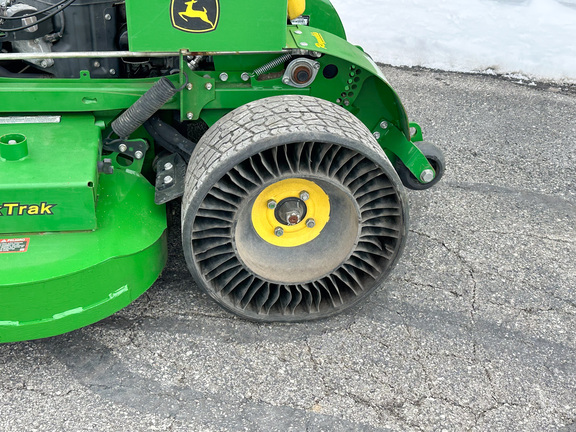 2023 John-Deere 661R