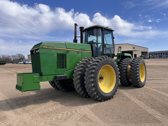  John Deere 8570
