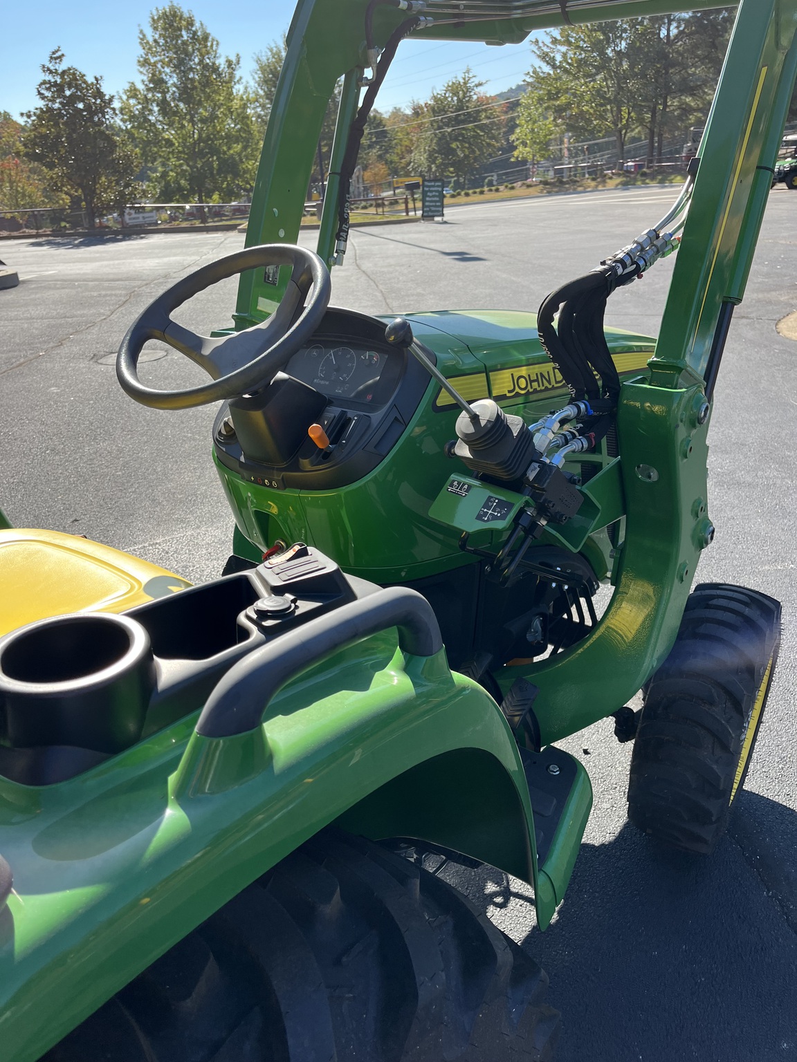 2024 John Deere 3025E Image 1