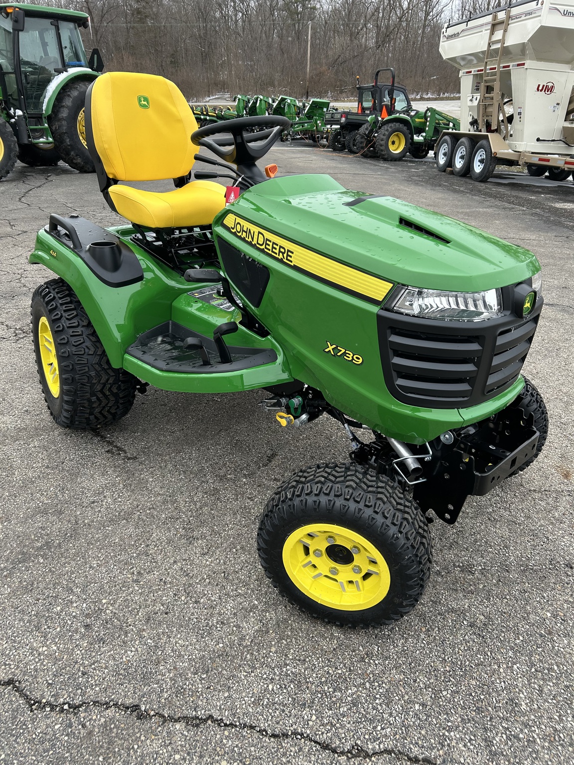 2026 John Deere X739 Image 8