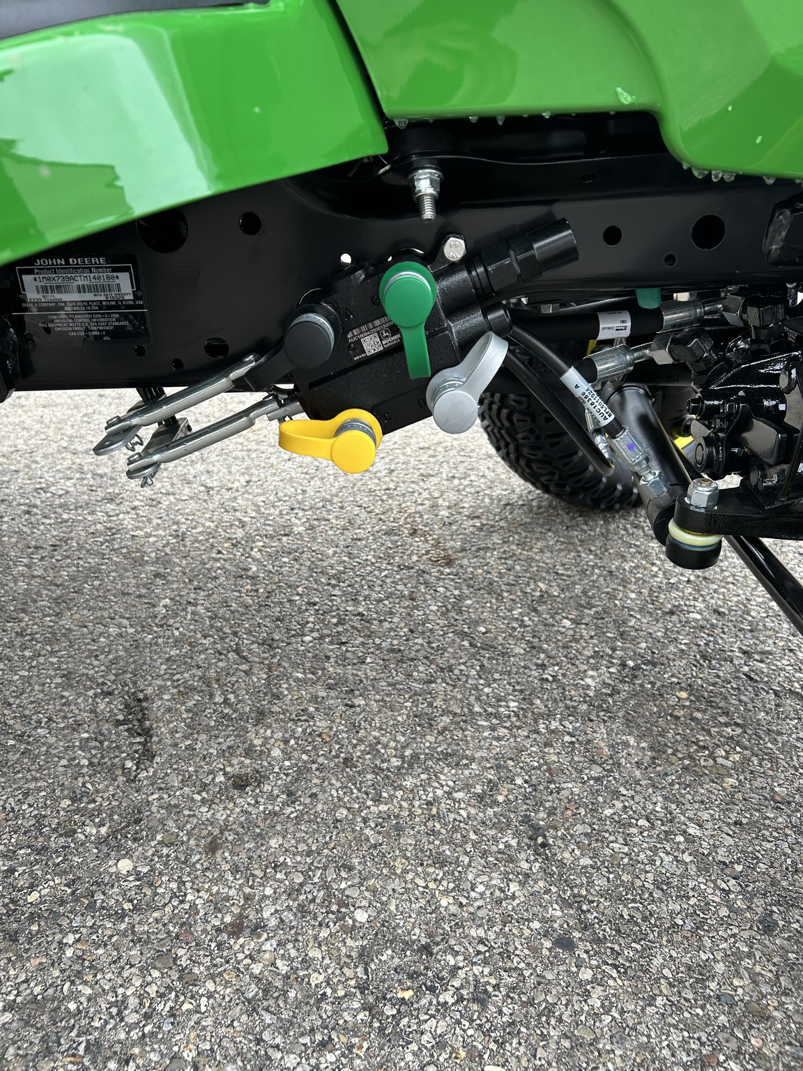 2026 John Deere X739 Image 17