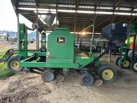 1999 John Deere 1560