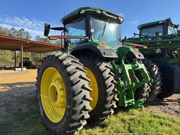 2025 John Deere 8R 250 Photo 1