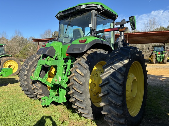 2025 John Deere 8R 250 Photo 4
