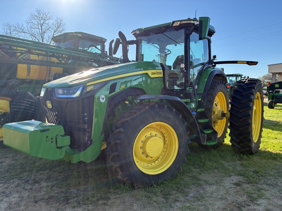 2025 John Deere 8R 250 Photo 2