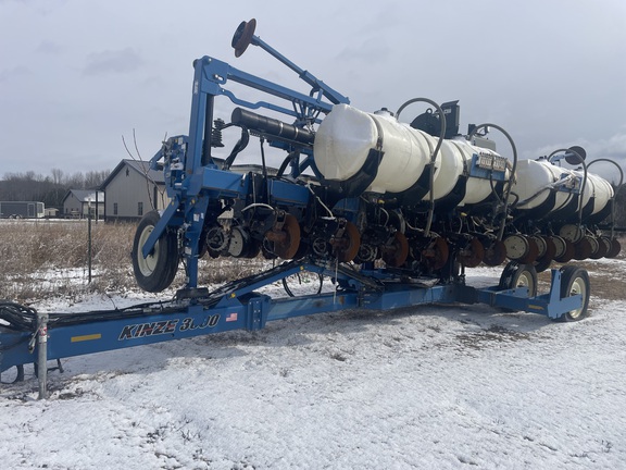 2016 Kinze 3600 | Planters: Drawn | MachineFinder
