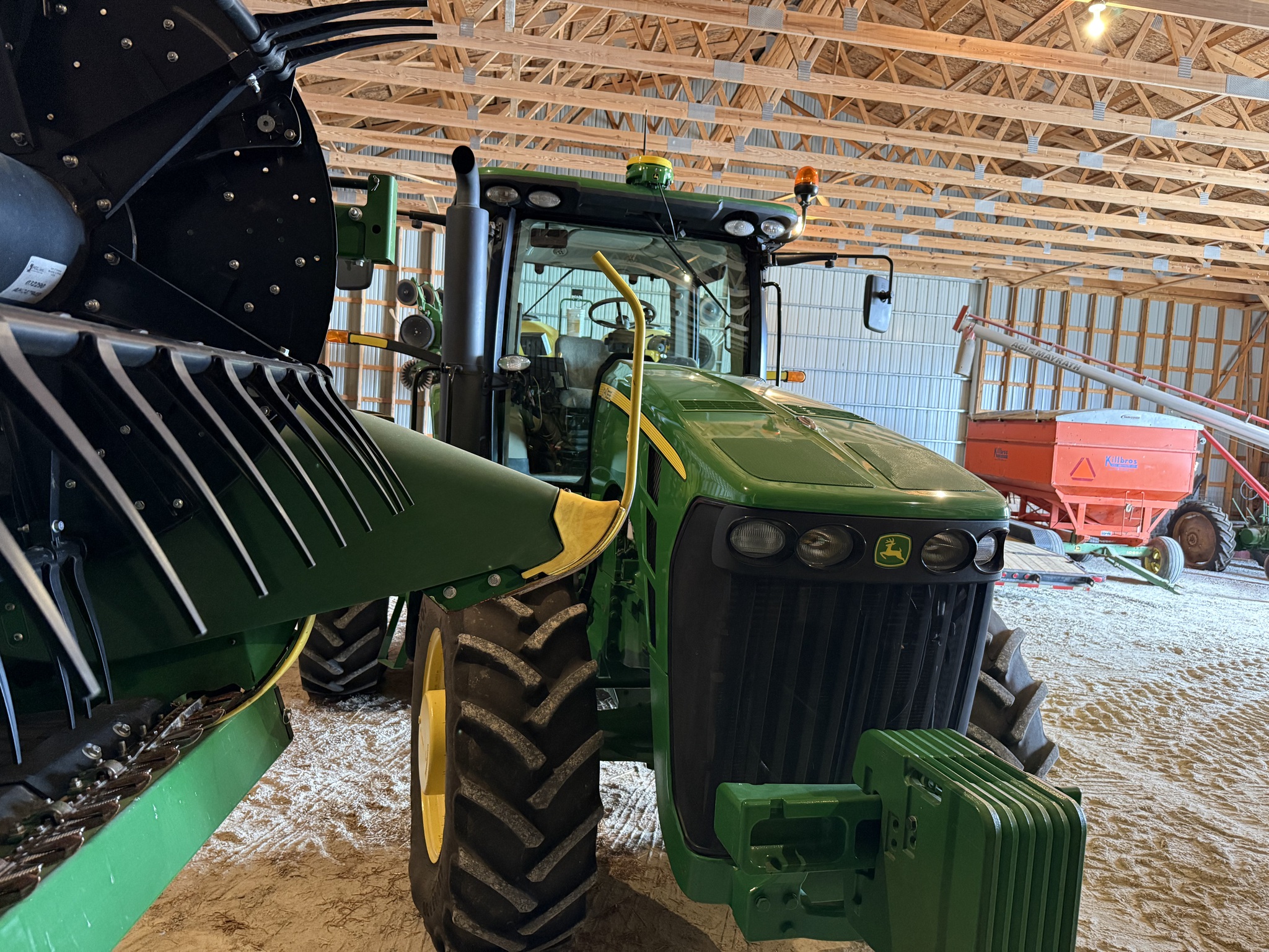 2010 John Deere 8225R Image 3