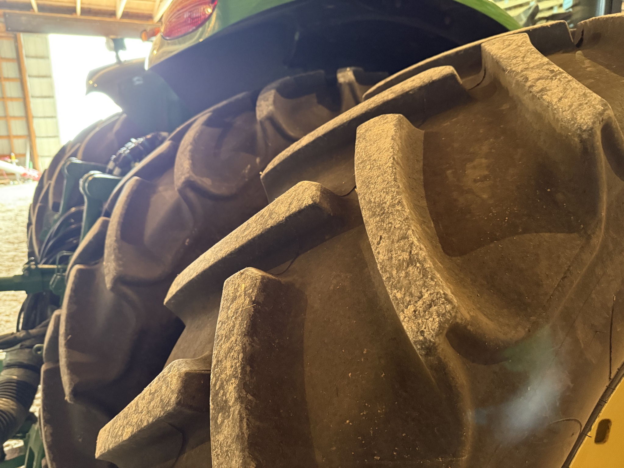 2010 John Deere 8225R Image 8