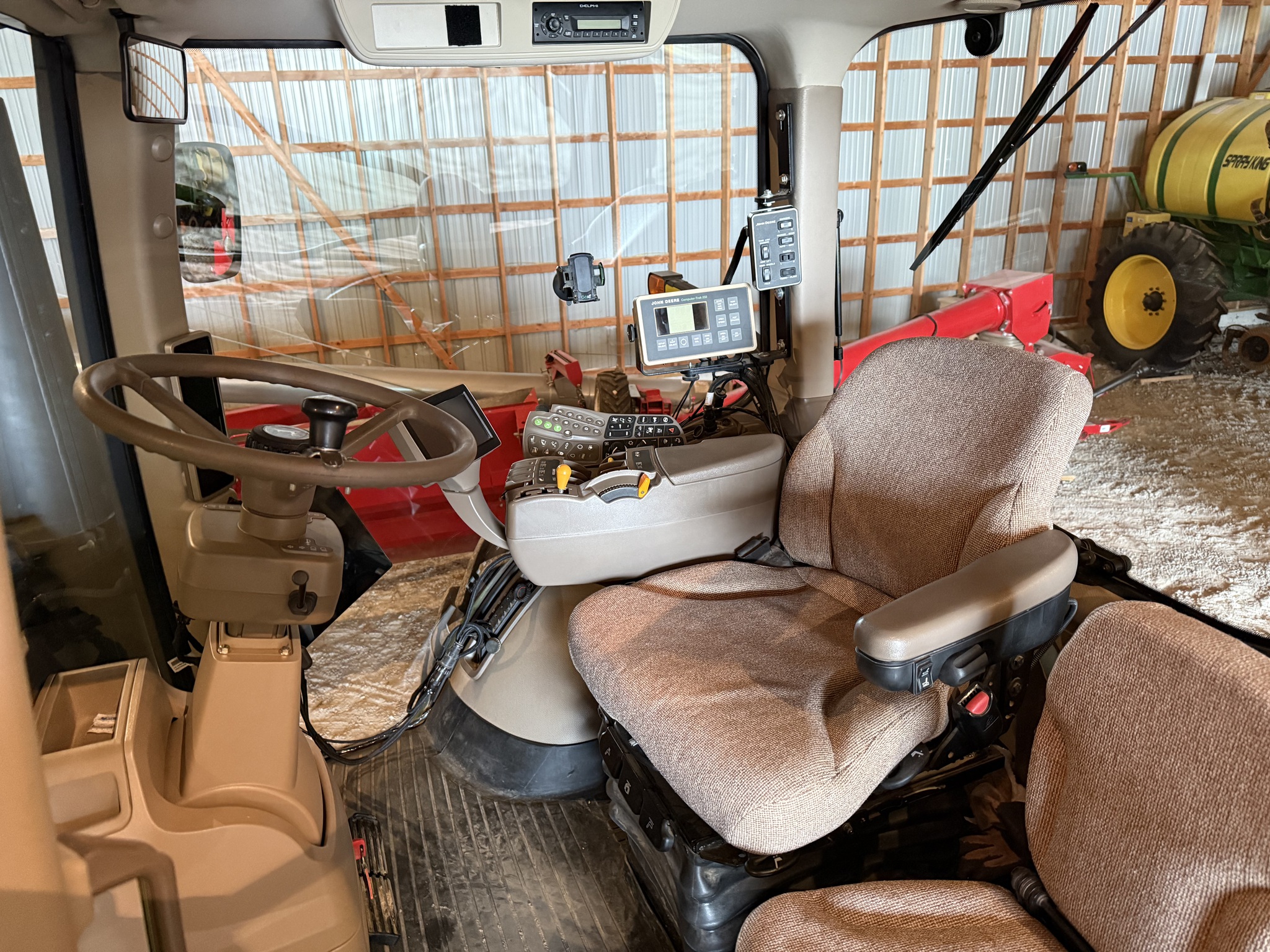 2010 John Deere 8225R Image 15