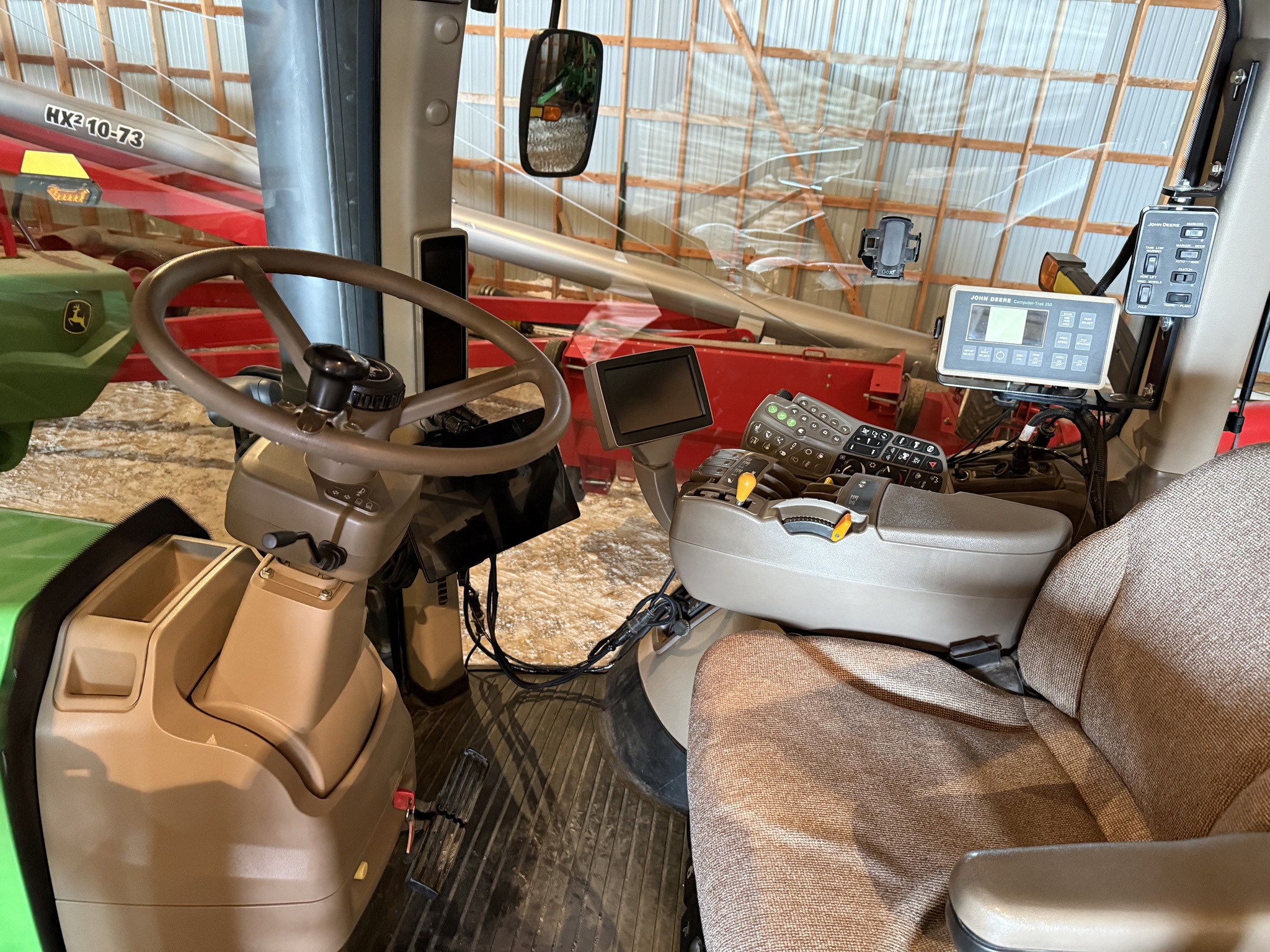 2010 John Deere 8225R Image 16