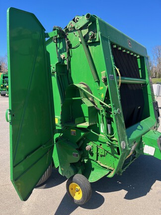 2000 John Deere 566