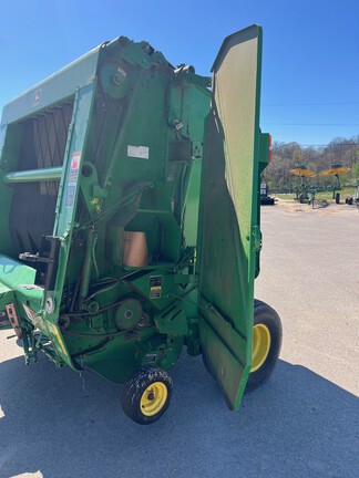 2000 John Deere 566