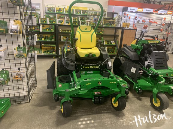 Photo of 2025 John Deere Z965R