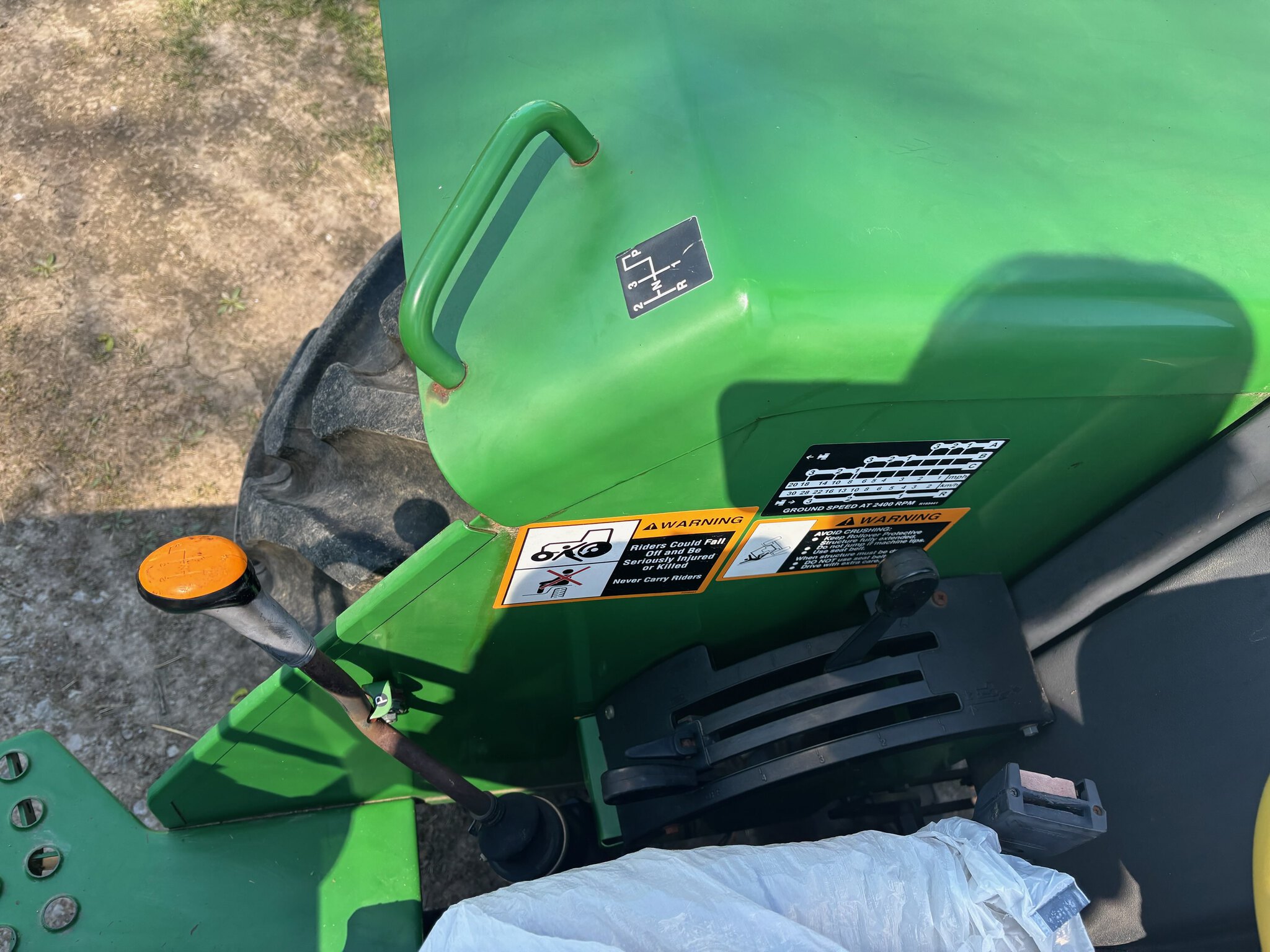 Used 2004 John Deere 5203 Utility Tractors at Koenig Equipment in Lebanon, OH - PhotoXL6