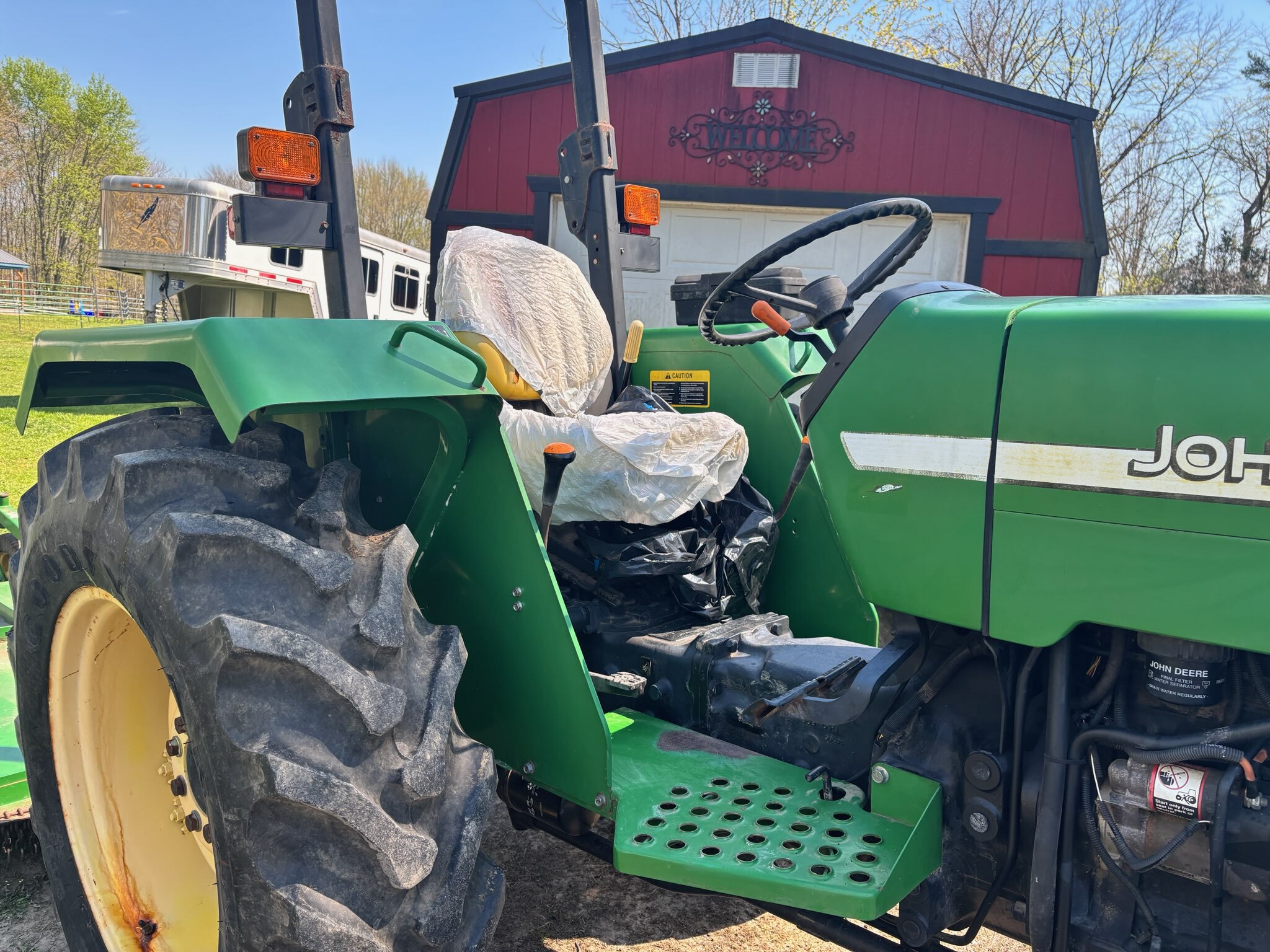 Used 2004 John Deere 5203 Utility Tractors at Koenig Equipment in Lebanon, OH - PhotoXL4