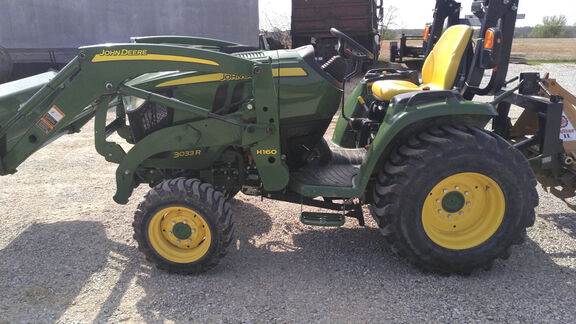 Photo of 2015 John Deere 3033R