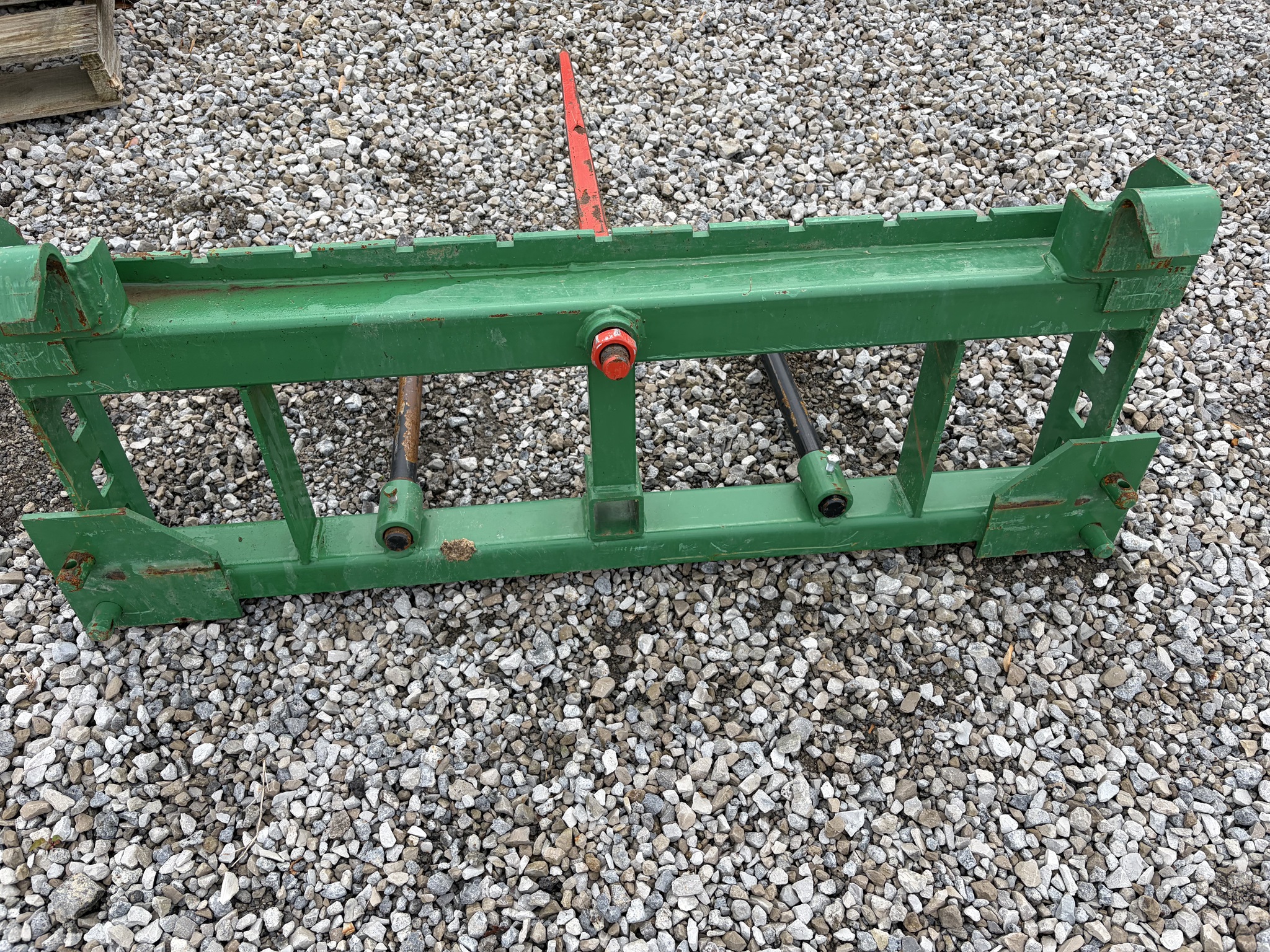 Titan Bale Spear Image 4