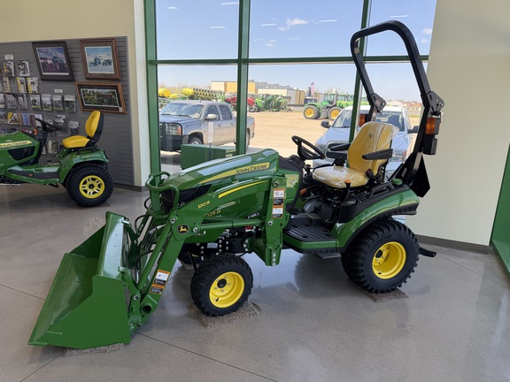 2025 John Deere 1025R - Photo3