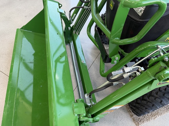 2025 John Deere 1025R - Photo13
