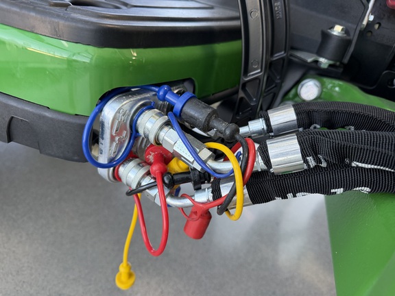 2025 John Deere 1025R - Photo17