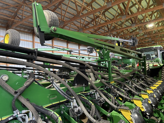 2023 John Deere DB66 - Photo10