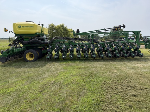 2023 John Deere DB66 - Photo9