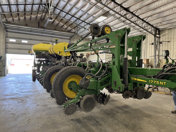 2015 John Deere 1775NT - Photo17