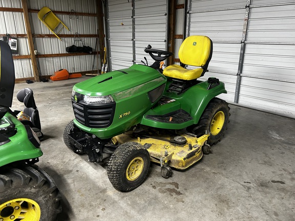 Photo of 2021 John Deere X750