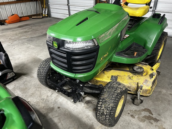Photo of 2021 John Deere X750
