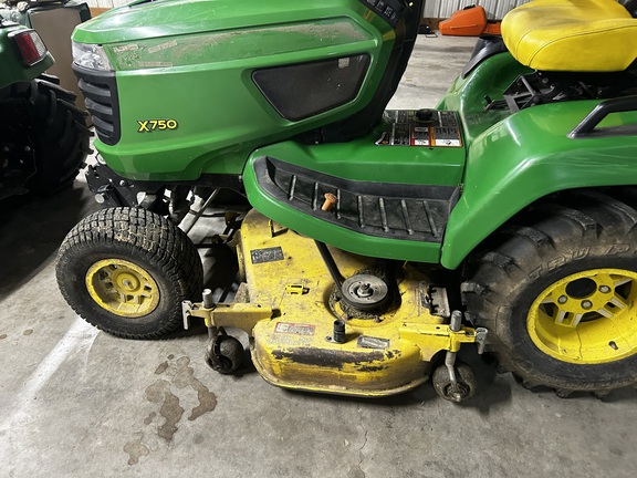 Photo of 2021 John Deere X750