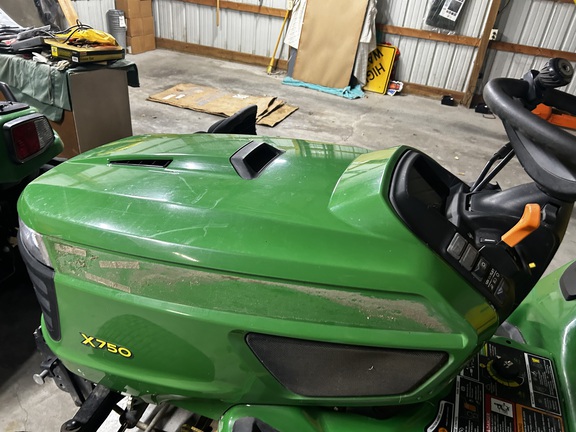 Photo of 2021 John Deere X750