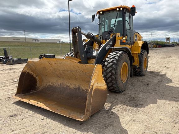 Photo of a 2021 John Deere 624P