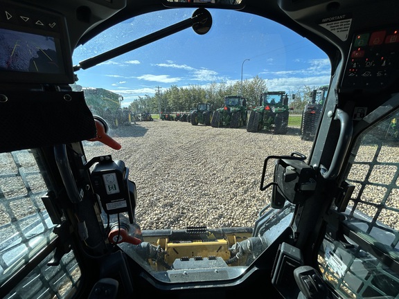Used 2024 John Deere 325G Compact Track Loaders at Horizon Ag & Turf in High Prairie, AB - Photo11