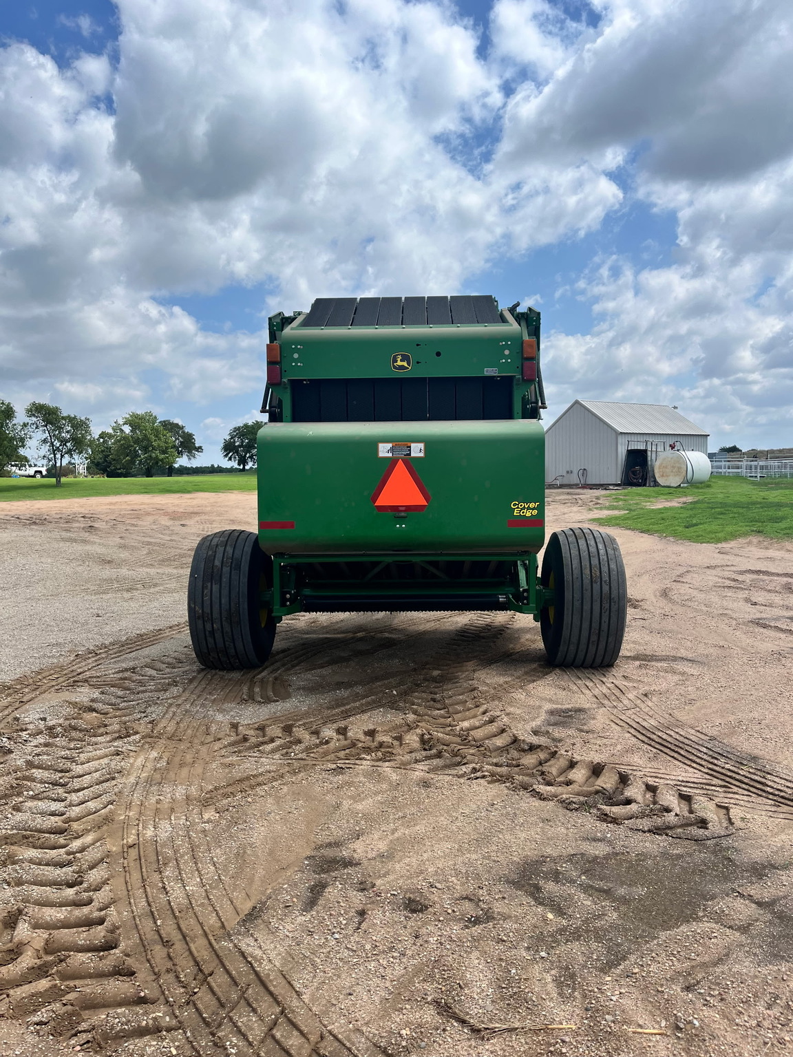 2014 John Deere 569 Image 3