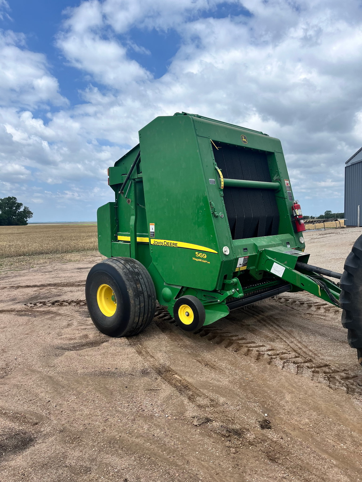 2014 John Deere 569 Image 1