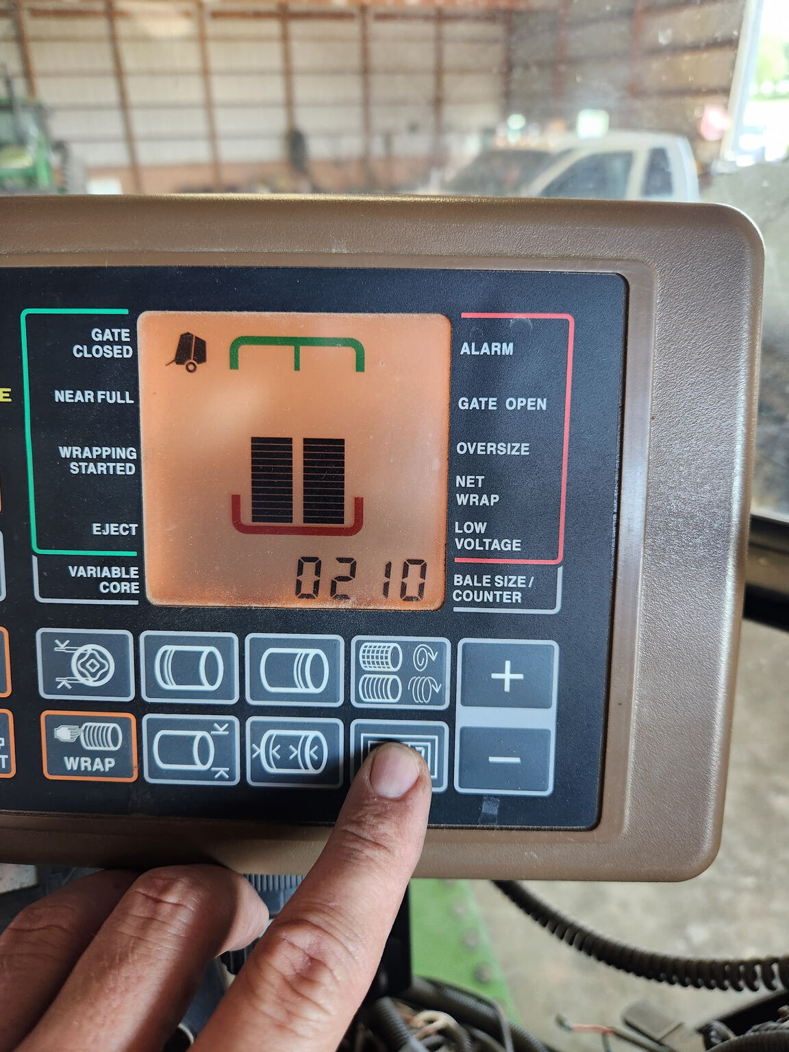 2014 John Deere 569 Image 5