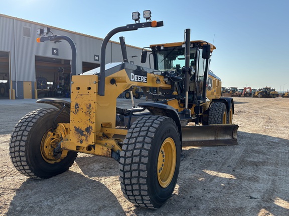 Photo of 2021 John Deere 772G