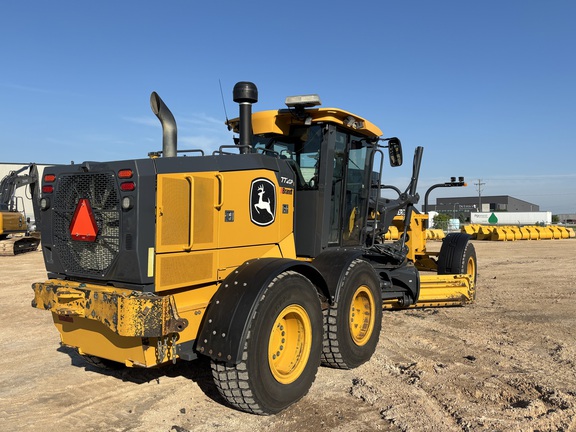 2021 John Deere 772G