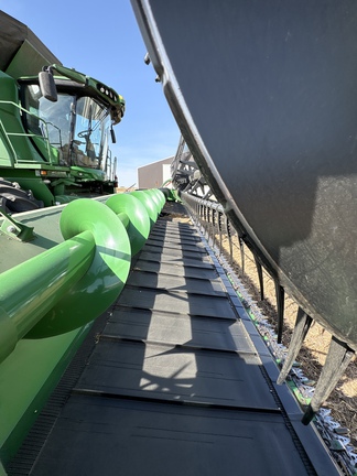 Used 2019 John Deere 735FD Combine Platforms at Horizon Ag & Turf in Lloydminster, AB - Photo2