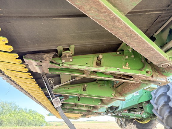 Used 2019 John Deere 735FD Combine Platforms at Horizon Ag & Turf in Lloydminster, AB - Photo15