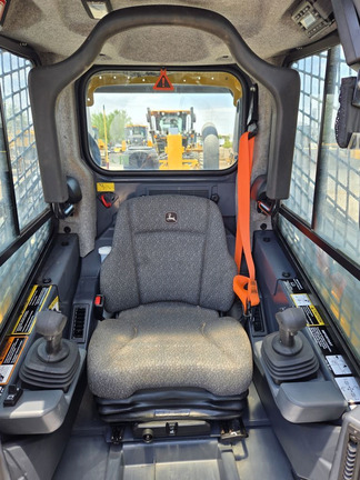 2025 John Deere 325G