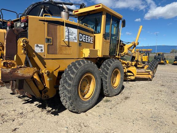 1999 John Deere 772CH