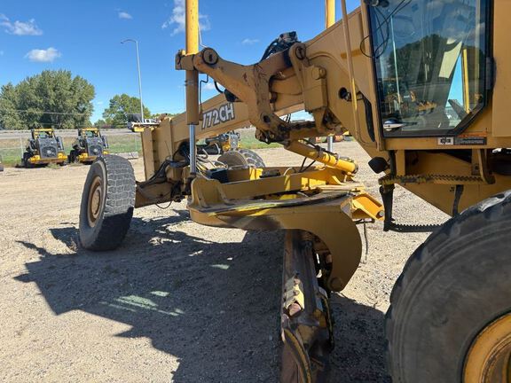 1999 John Deere 772CH